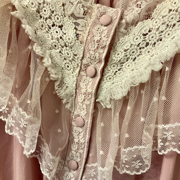 Beautiful Pink Lace Nightgown - Picture 13 of 13